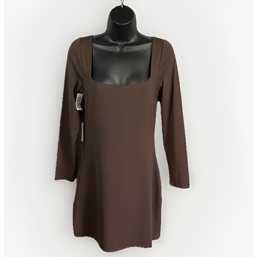 Aritzia Babaton NWT Dress Women’s L Square Neck Contour Bodycon Feminine Party